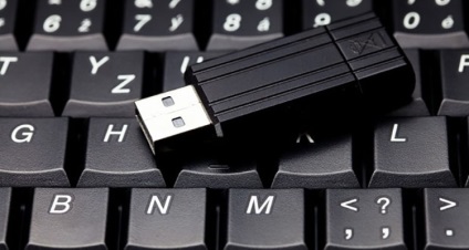 Hogyan hozhat létre rendszerindító USB flash meghajtót az ablakok, testreszabási szolgáltatások