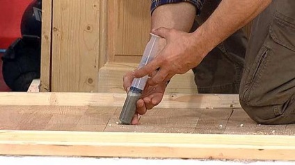 Cum să eliminați scârțâitul unei podele de lemn din apartament și cum să eliminați videoclipul