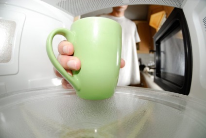 Cum să eliminați mirosul de la cuptorul cu microunde - modalități de a scăpa de mirosul de ardere
