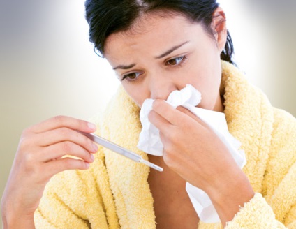 Tuse și nasul curge, precum și temperatura unui adult decât pentru a trata