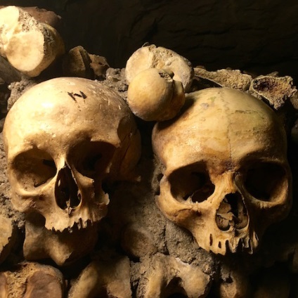 Catacombe în excursie în Paris, intrare fără coadă - sfaturi pentru turiști