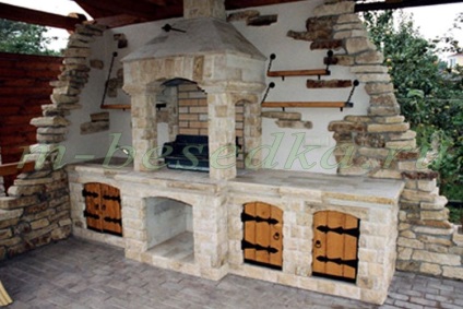Gyönyörű kő pavilonok grillsütővel (10 eredeti tervezési kép)