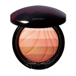 Modelarea strălucirii de pudră compactă de terra-cotta de la recenzii shiseido