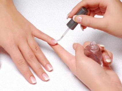 Remedii naturale pentru unghiile fragile - salon spa acasă