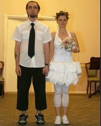 szokatlan esküvő