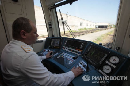 Un tren de metrou nou, în care puteți deschide ușile și puteți vorbi calm