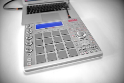 Prezentare generală akai mpc studio - controler compact pentru crearea de muzică