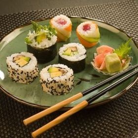 Nyílt sushi bár szállítás