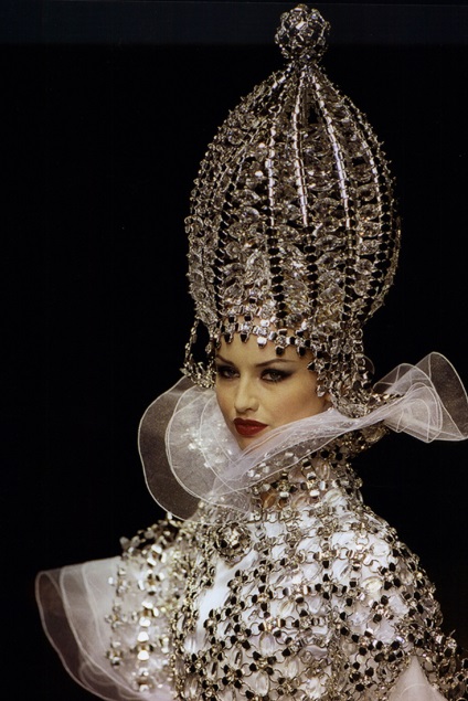 Paco Raban 10 citate designer și mistic - despre moda - istoria modei pe site-ul il de boté