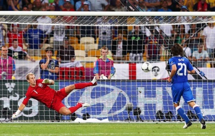 Pirlo pentru a doua oară a fost recunoscut ca un jucător al meciului pentru Euro 2012