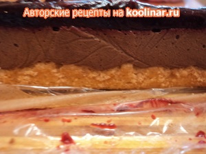 Tort cu mousse de ciocolată și ghindă de susan