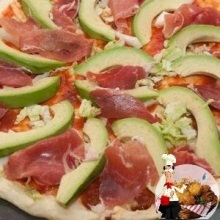 Pizza cu avocado