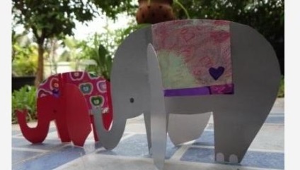 Fabricarea unui elefant cu mâinile sale din carton