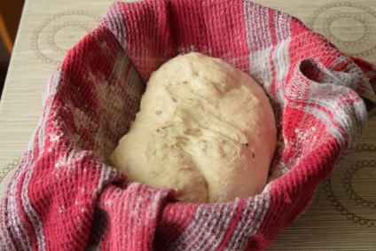Búza kenyér - kenyér recept készült búzaliszt, hogy az élesztő fotókkal