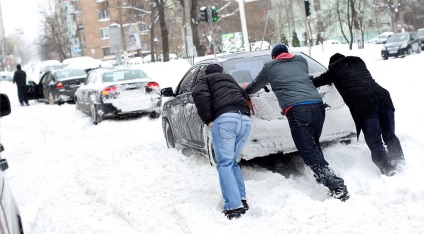 Bucuria zăpezii este cum să ieșiți direct dintr-un zăpadă în curte sau pe marginea drumului