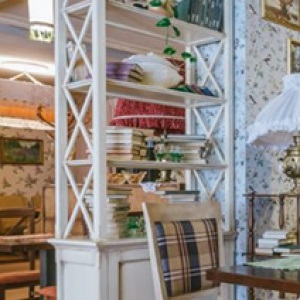 Chelner pentru o cafenea, bar și restaurant - cumpărați în Ekaterinburg de la producătorul mobilei