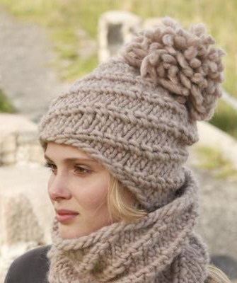 Pălăriile tricotate pentru femei pentru anul 2017 sunt realizate cu ace de tricotat și croșetat