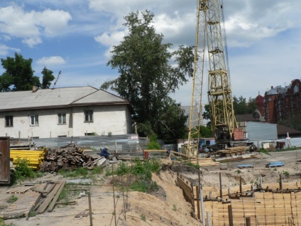 Építkezés a környéken hogyan lehet megoldani egy civakodó szomszédok baj pont építése,