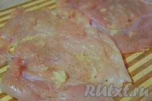 Carne de porc coaptă cu vinete și ardei - pregătim pas cu pas cu fotografie