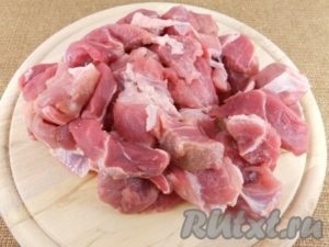 Carne de porc coaptă cu vinete și ardei - pregătim pas cu pas cu fotografie