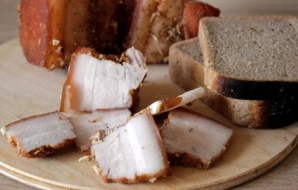 Carne de porc în coji de ceapă - carne parfumată, strălucitoare și gustoasă pe masă