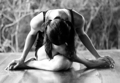 Exerciții de yoga pentru asanele elementare din spate pentru începători