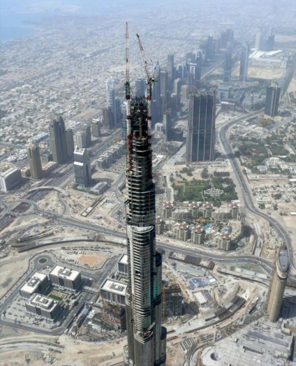 10 Interesante despre zgârie-nori din Burj Khalifa din Dubai