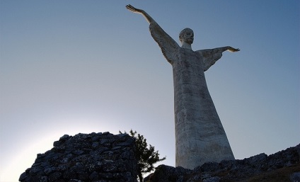 19 Cele mai înalte statui ale lui Isus Hristos în lume