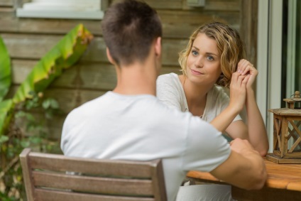 7 Întrebări care vor ajuta la începerea unei conversații cu orice persoană