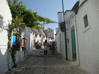 Alberobello - molto bello, despre Italia cu dragoste