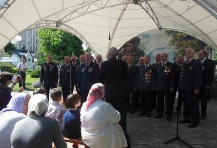 Fehér virág „- egy ünnep a jó cselekedetek