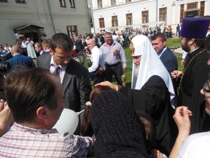 Fehér virág „- egy ünnep a jó cselekedetek