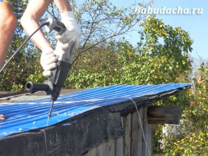 Cum să acoperiți acoperișul pur și simplu și ieftin
