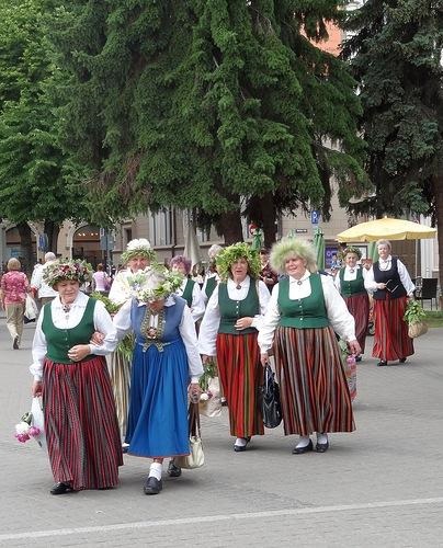 Muzică etnică - vechea vacanță letonă a solstițiului de vară