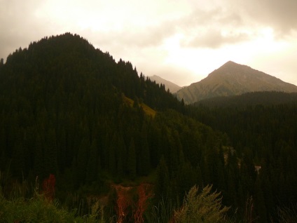 Munții din Almaty și marele lac Almaty, blogul de viață cu un vis!