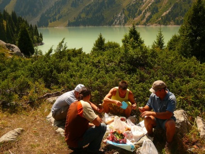 Munții din Almaty și marele lac Almaty, blogul de viață cu un vis!