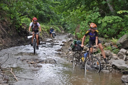 Călătorie cu bicicleta pe munte