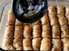Greek baklava - cea mai delicioasa reteta din lume