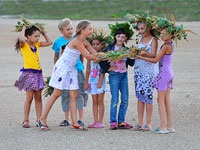 Midsummer, táborok Lisova pisnya