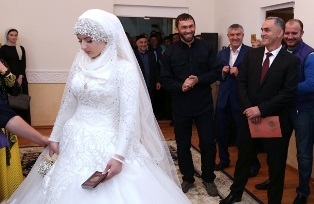 Kadyrov arată felul, care este stăpânul casei