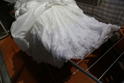 Cum să spăl o rochie de mireasă la domiciliu pentru vânzarea ulterioară din secțiunea de sfaturi pentru