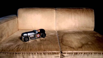 Hogyan tisztítható a kanapén otthon a szennyeződéseket és szagmentes videó válások