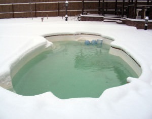 Как да се подготвите вашето езерце за зимния зимен сън на градински езера е лесно