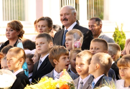 Mit gondolsz, ki nyeri a szúró vagy a szülők az egész ország 