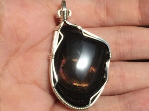 Obsidian de piatră prin semnul zodiacului, proprietăți, care este potrivit