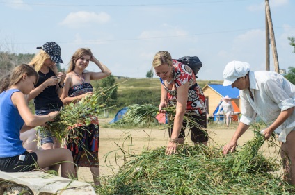 Club de călătorii de duminică călători Ivan a înotat în arhaice pe