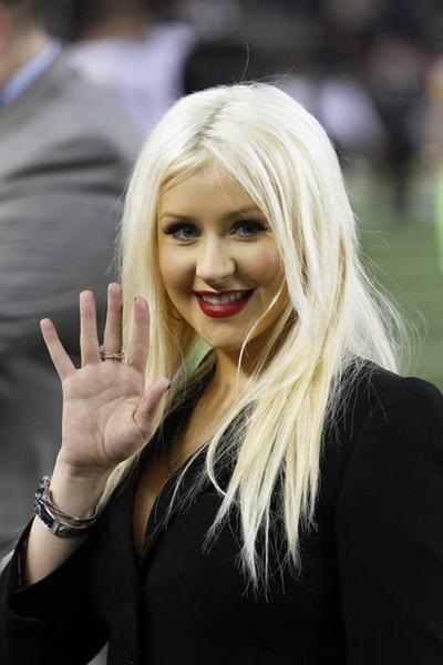 Christina Aguilera a fost băută, reținută de poliție