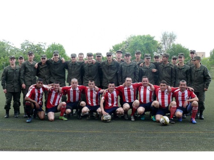 Mari gardieni din Mariupol au învins polițiștii din Dnepr pe terenul de fotbal