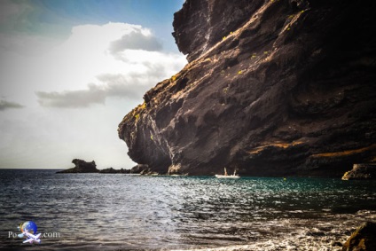 O mască în Tenerife este un chei, un sat și o plajă