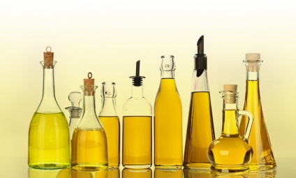 Uleiul din riduri în jurul ochilor revizuiește despre uleiurile cosmetice și esențiale